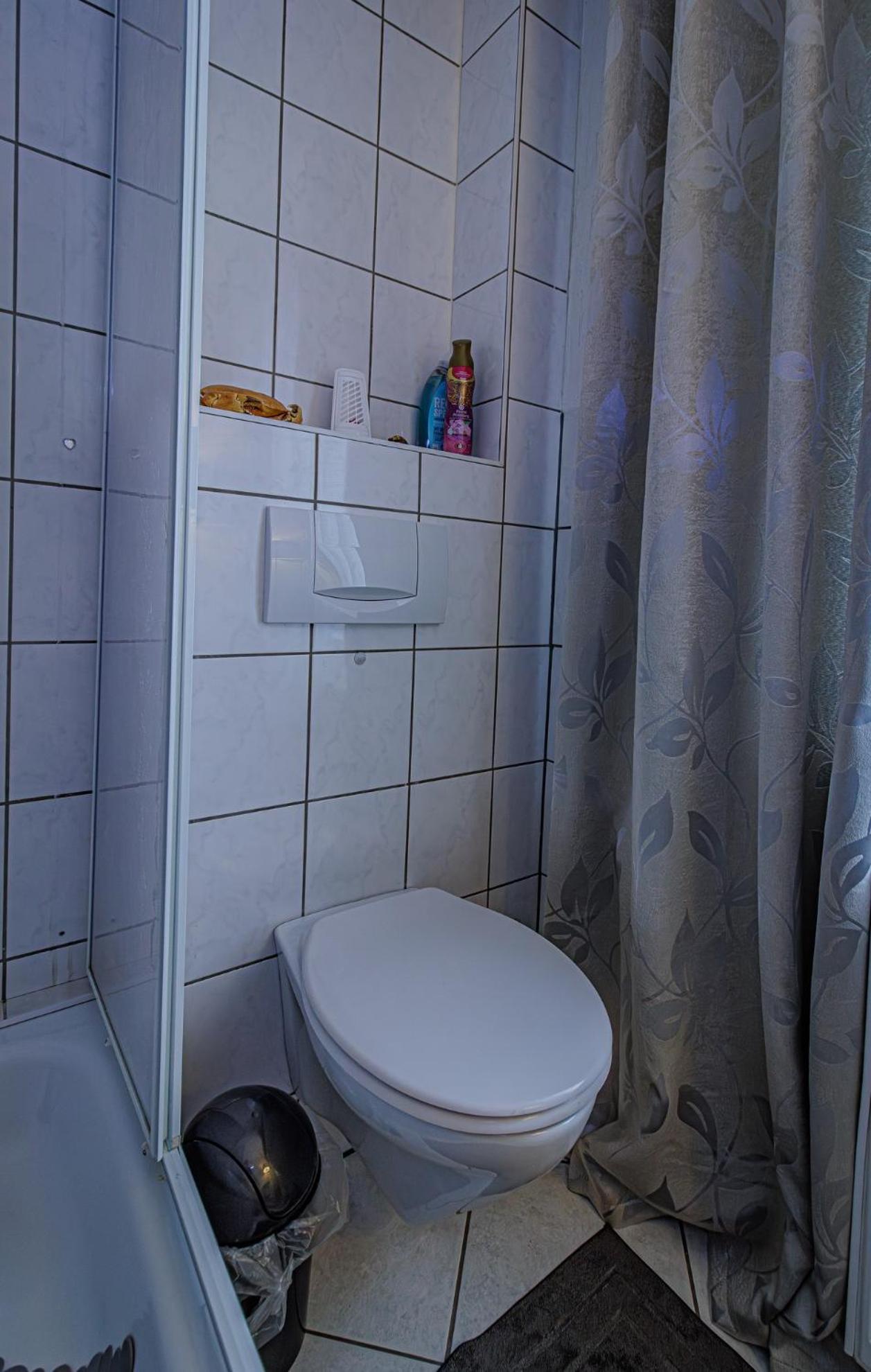 Wohnen Ueber Einem Mediterranen Restaurant,Apartment 2 Oder 3 ライプツィヒ エクステリア 写真