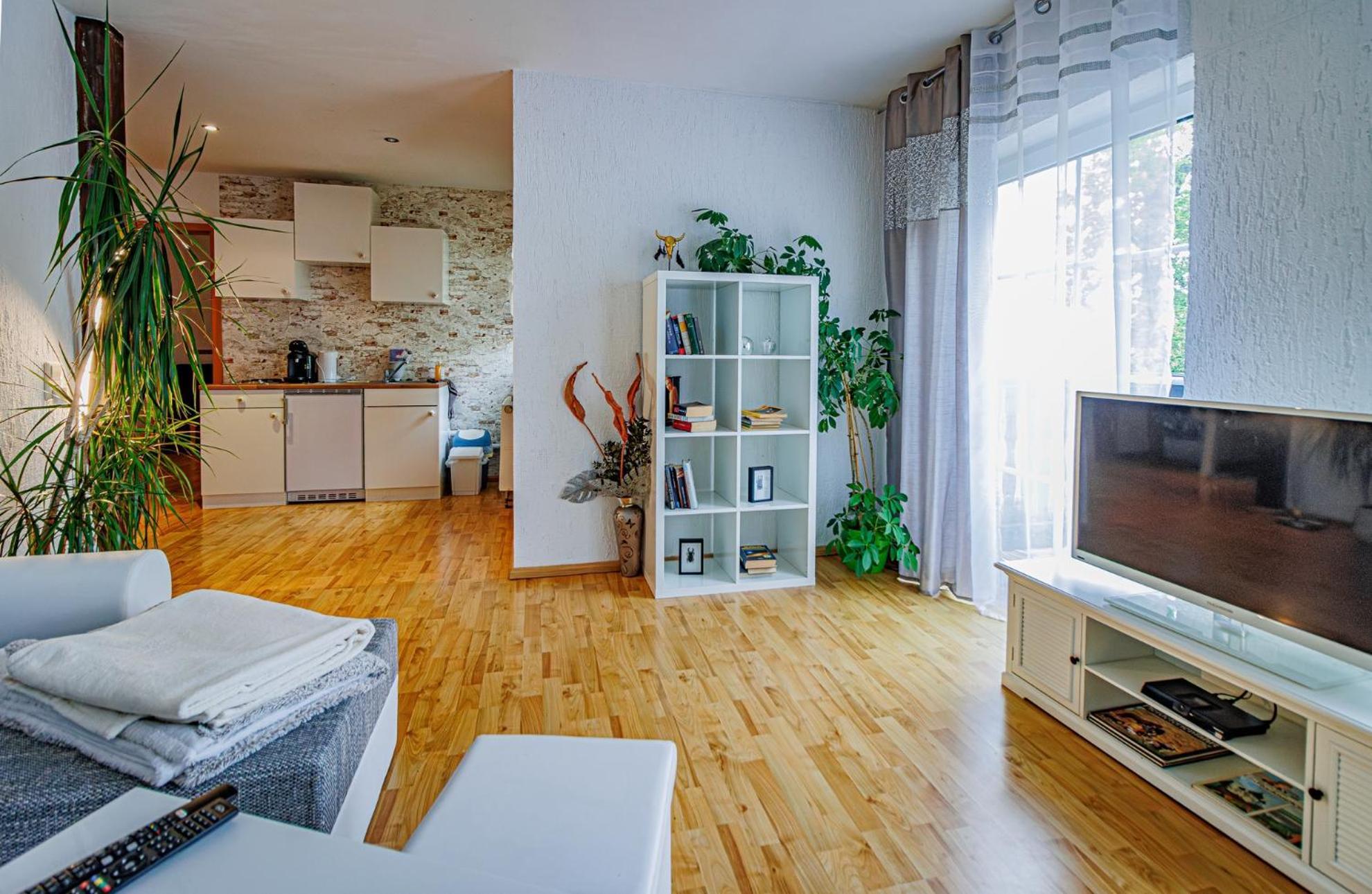 Wohnen Ueber Einem Mediterranen Restaurant,Apartment 2 Oder 3 ライプツィヒ エクステリア 写真