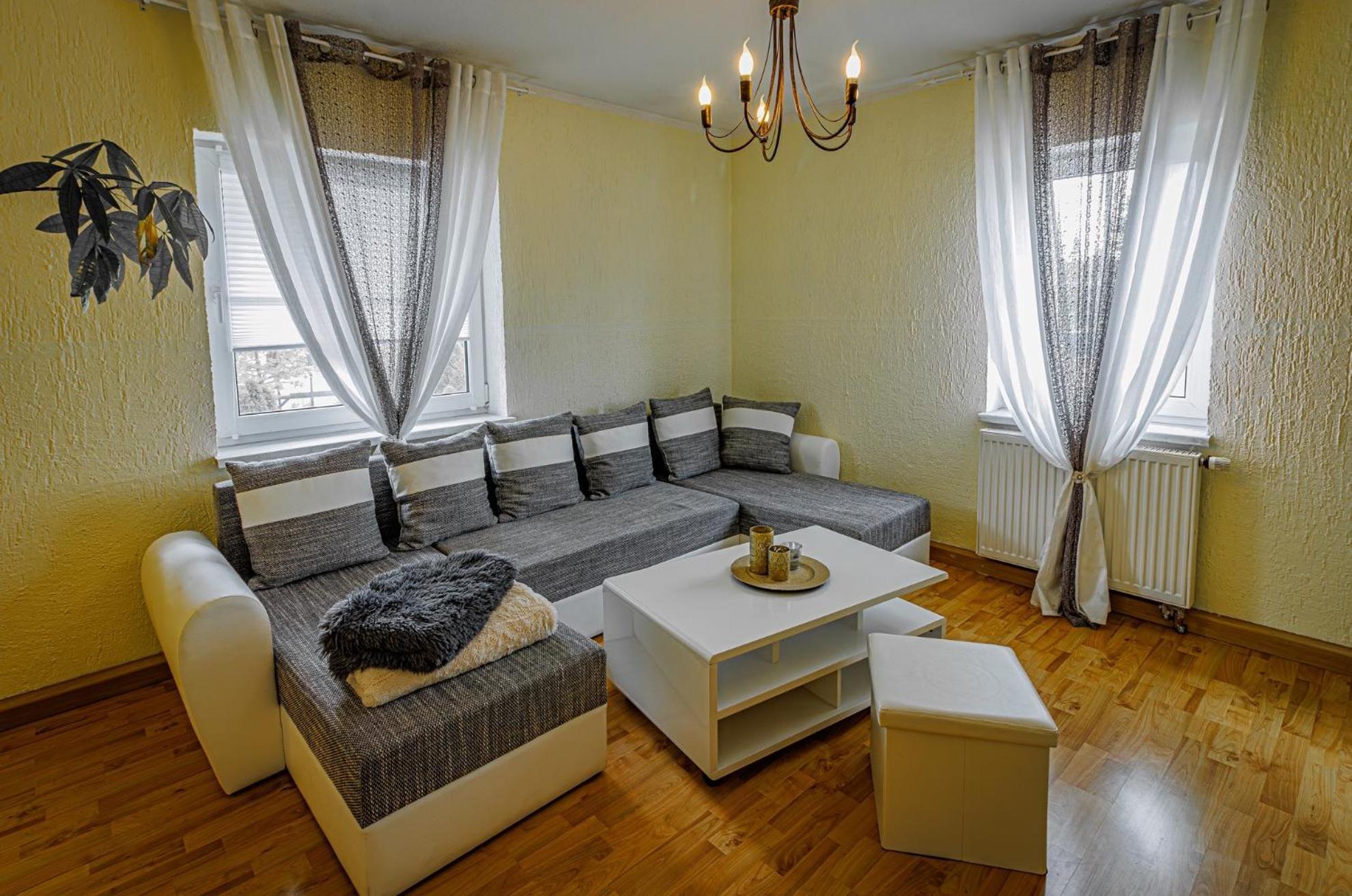 Wohnen Ueber Einem Mediterranen Restaurant,Apartment 2 Oder 3 ライプツィヒ エクステリア 写真