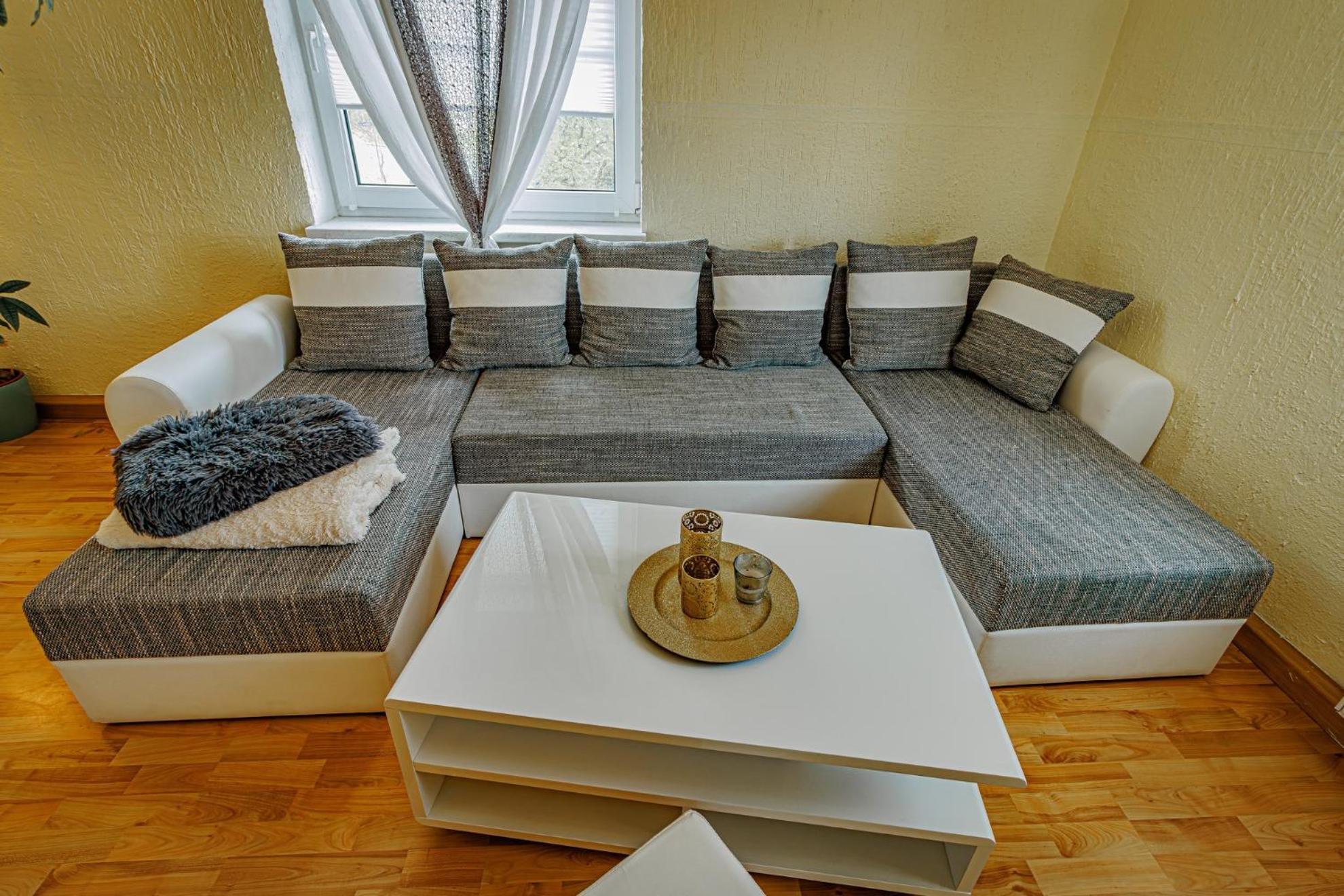 Wohnen Ueber Einem Mediterranen Restaurant,Apartment 2 Oder 3 ライプツィヒ エクステリア 写真